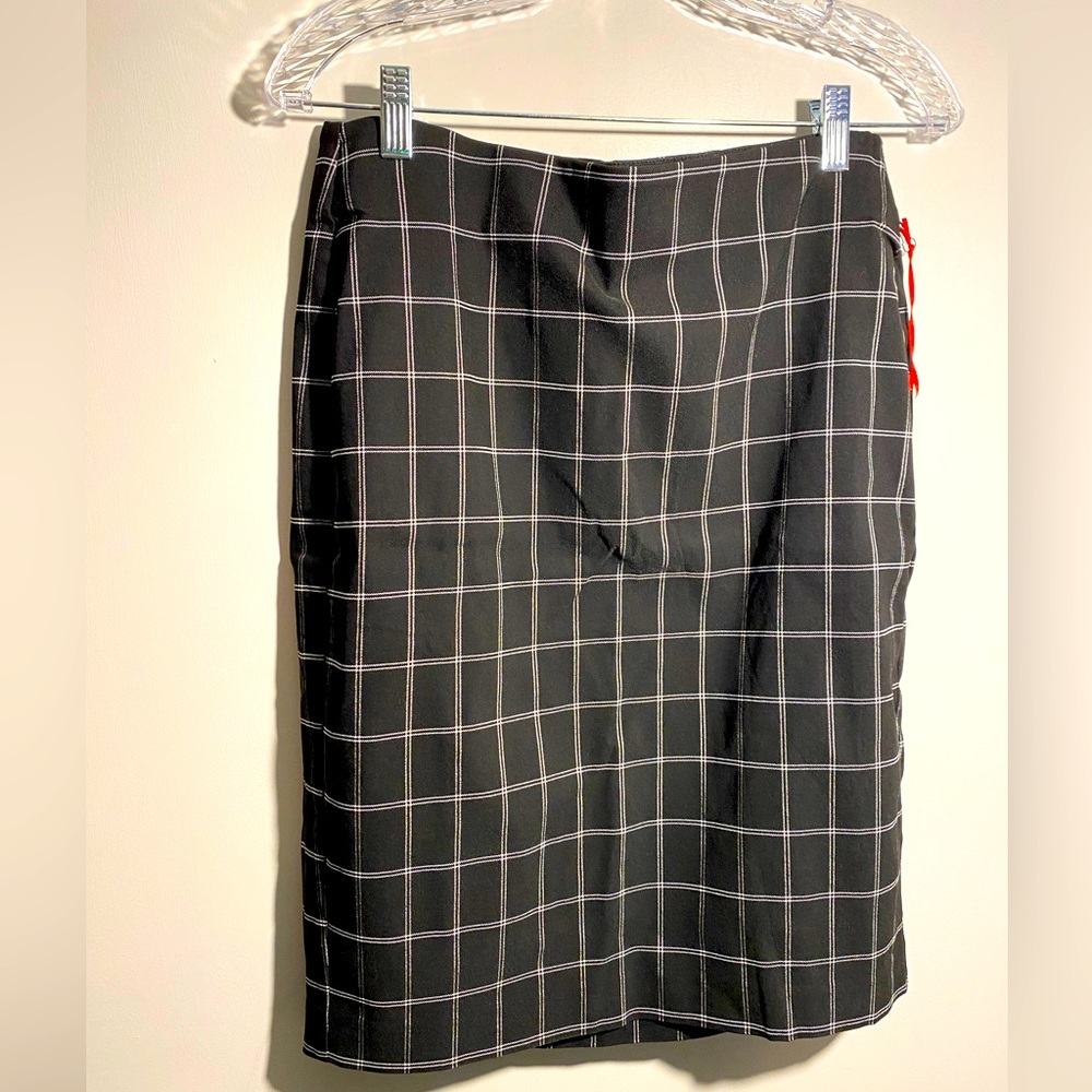 ✨NWT✨Elle white and black plaid pencil skirt